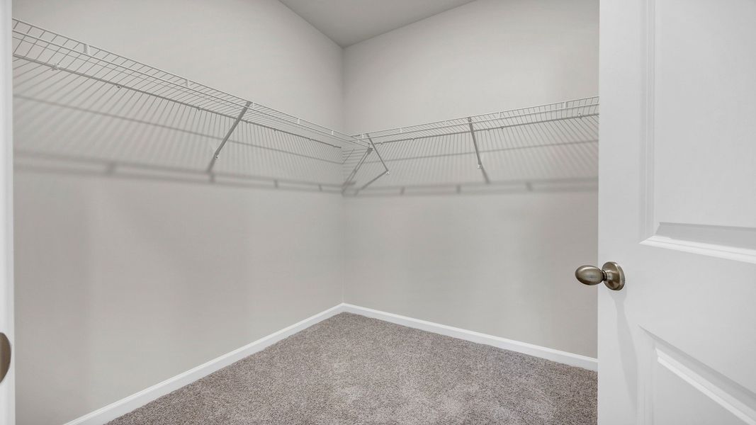 Spacious, unfurnished interior of a new home in Meadowview Plantation, Sumter (Image 15).