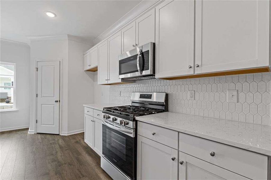 Furnished interior view inside a new home in Creekwood, Powder Springs (Image 5).