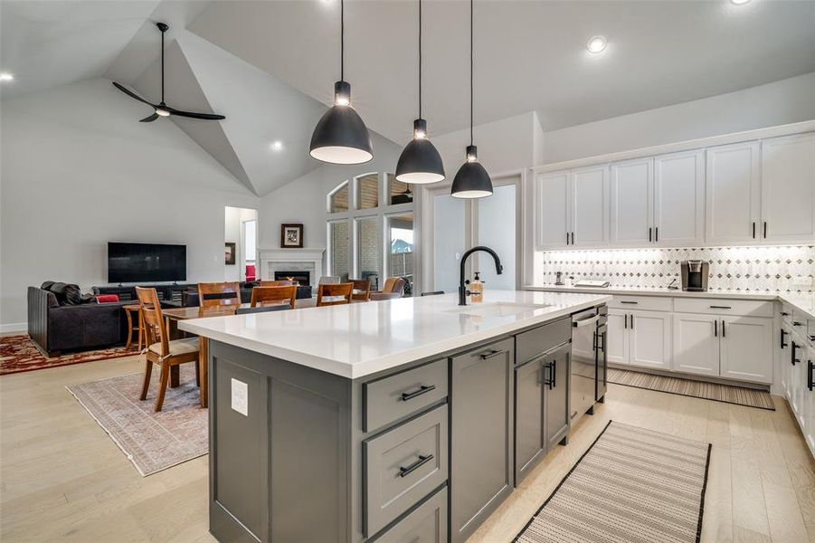 Never miss a thing if you're the one who spends time in the kitchen. Never miss a thing if you're the one who spends time in the kitchen.