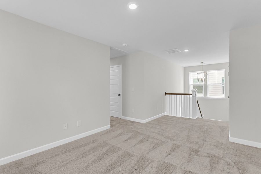Spacious, unfurnished interior of a new home in Pineland Preserve, Summerville (Image 41).