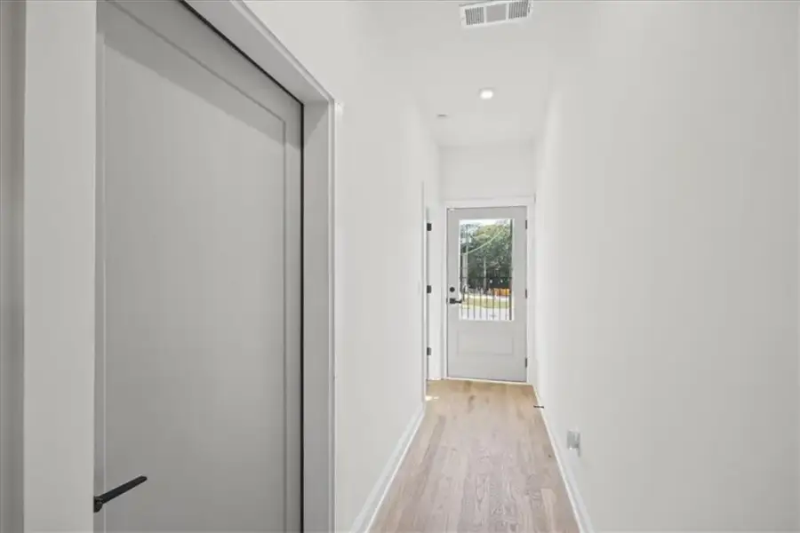 Spacious, unfurnished interior of a new home in Madison Park, Atlanta (Image 28).