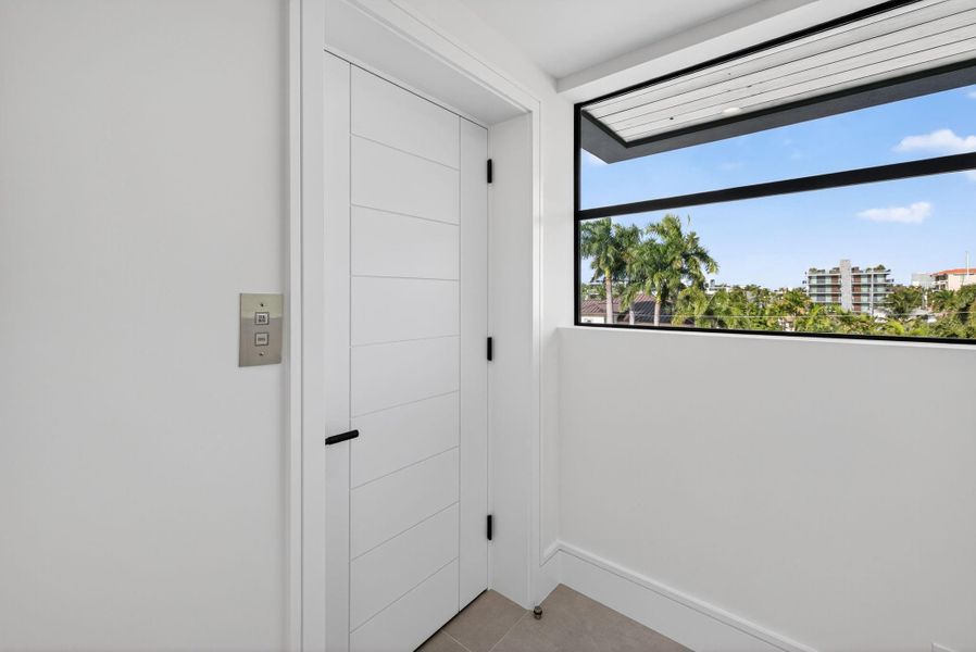 Spacious, unfurnished interior of a new home in , Fort Lauderdale (Image 54). Spacious, unfurnished interior of a new home in , Fort Lauderdale (Image 54).