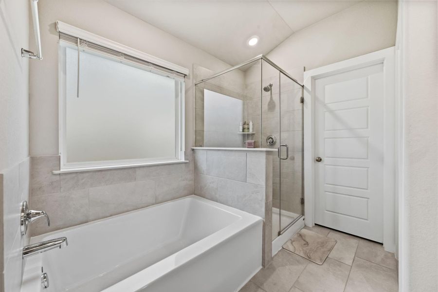 Furnished interior view inside a new home in Heights of Barbers Hill, Mont Belvieu (Image 16).