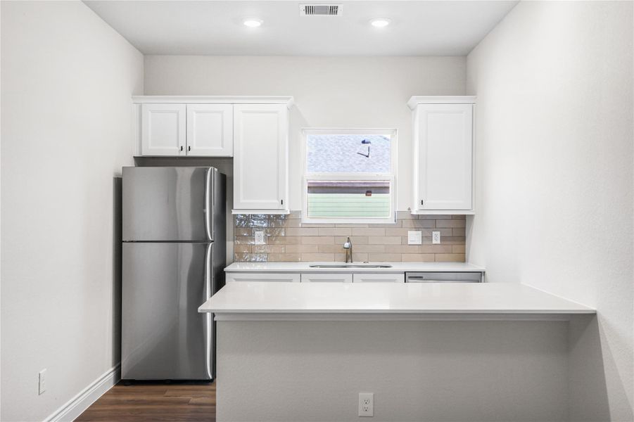 Furnished interior view inside a new home in Lexington Heights, Willis (Image 30). Furnished interior view inside a new home in Lexington Heights, Willis (Image 30).