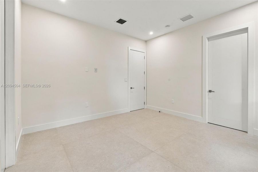 Spacious, unfurnished interior of a new home in , South Miami (Image 76).