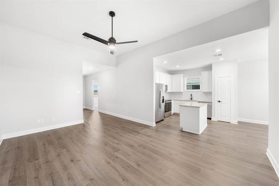 Spacious, unfurnished interior of a new home in Southaven, Hutchins (Image 4).