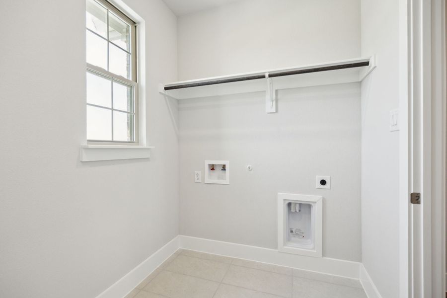 Spacious, unfurnished interior of a new home in Ellis Ranch Estates, Waxahachie (Image 23). Spacious, unfurnished interior of a new home in Ellis Ranch Estates, Waxahachie (Image 23).