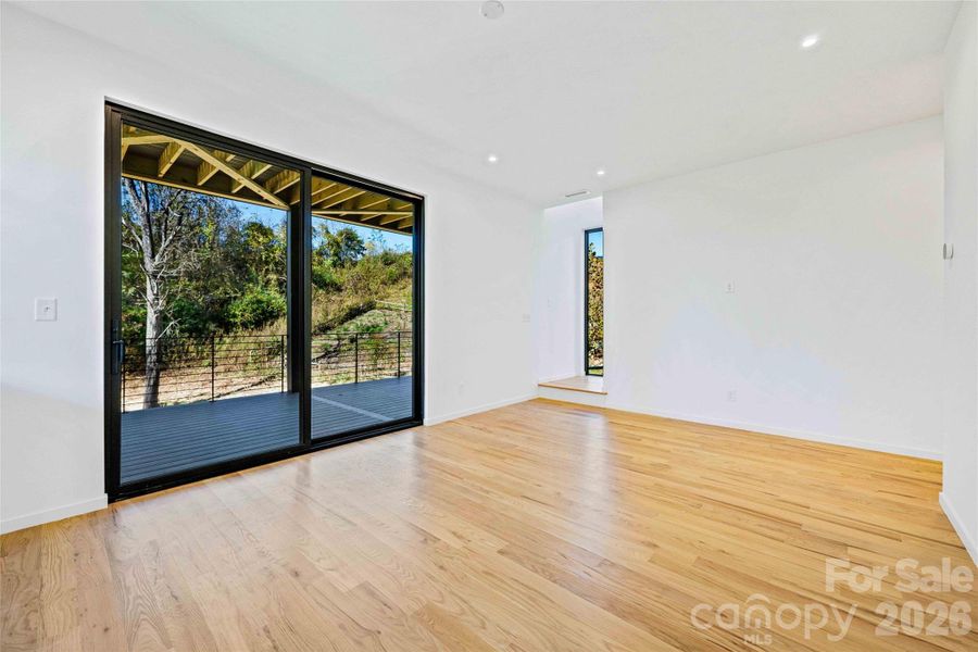 Spacious, unfurnished interior of a new home in , Asheville (Image 42).
