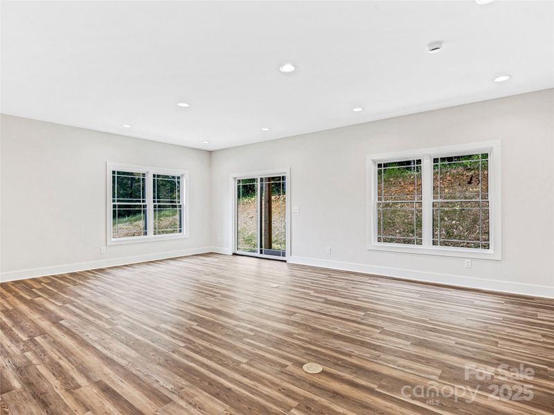 Family Room - Great Natural Light - Covered Back Patio for Grilling / Entertaining / Relaxing