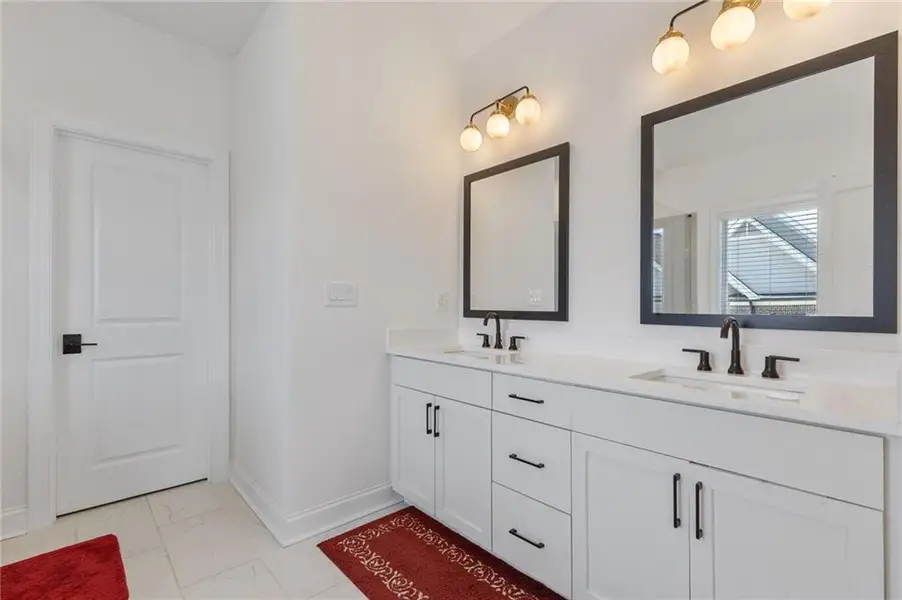 Furnished interior view inside a new home in , Peachtree Corners (Image 8). Furnished interior view inside a new home in , Peachtree Corners (Image 8).