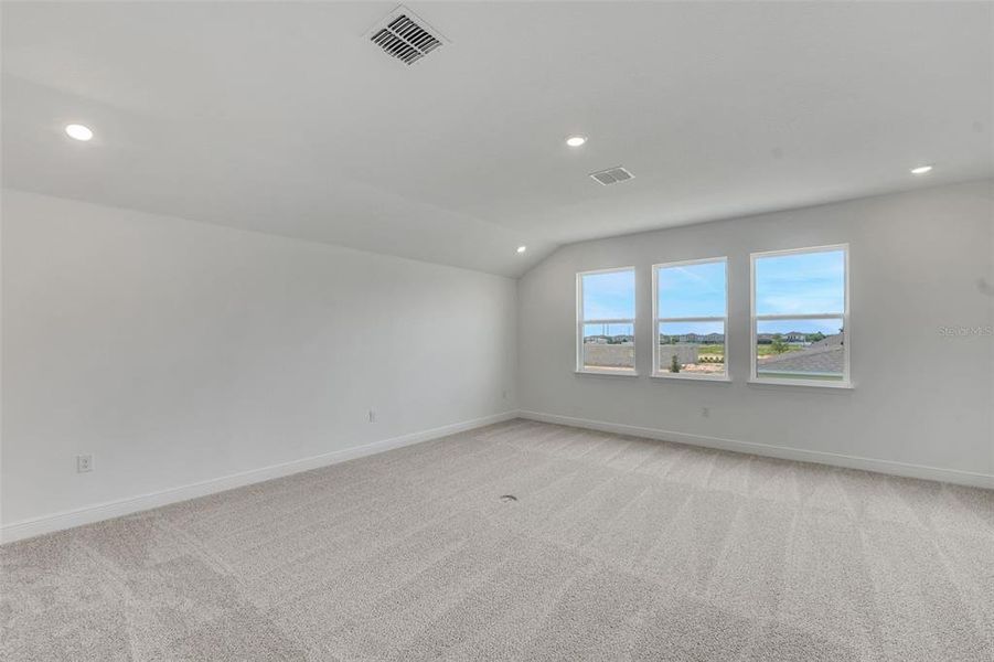 Spacious, unfurnished interior of a new home in Avalon Woods, Winter Garden (Image 47).
