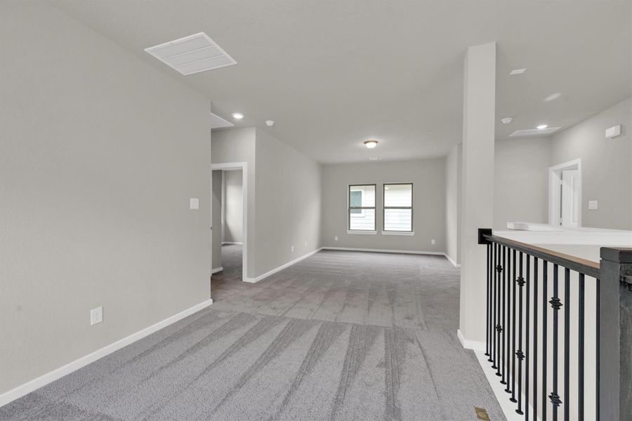 Spacious, unfurnished interior of a new home in La Segarra 40', Brookshire (Image 35).