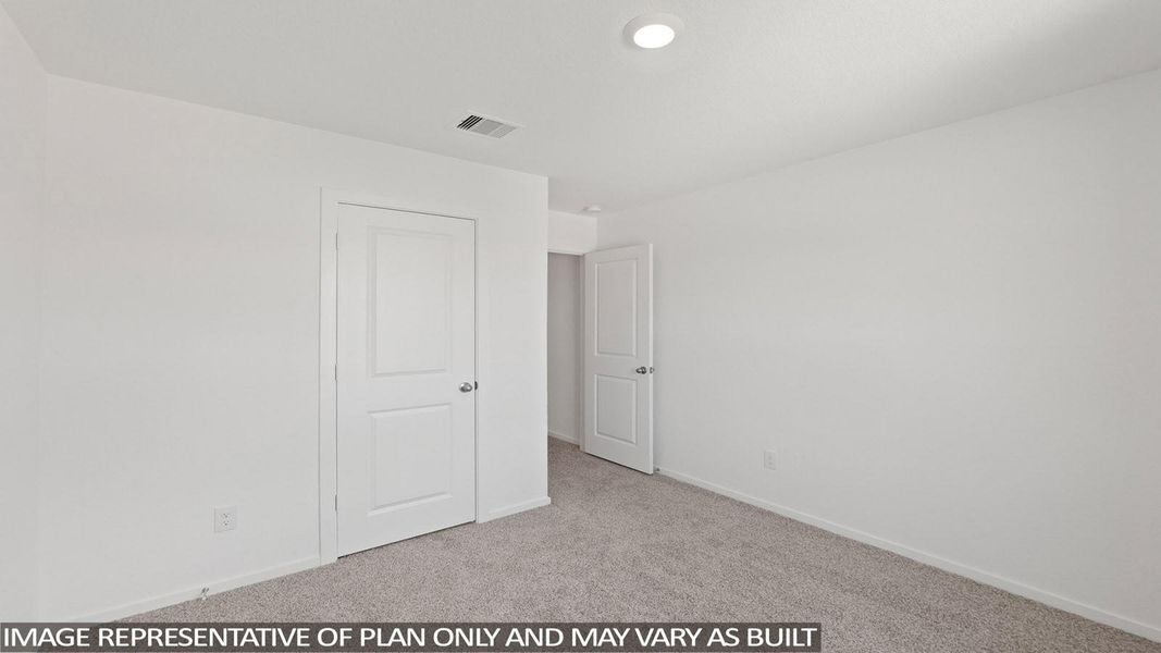 Spacious, unfurnished interior of a new home in Lexington Heights, Willis (Image 17).