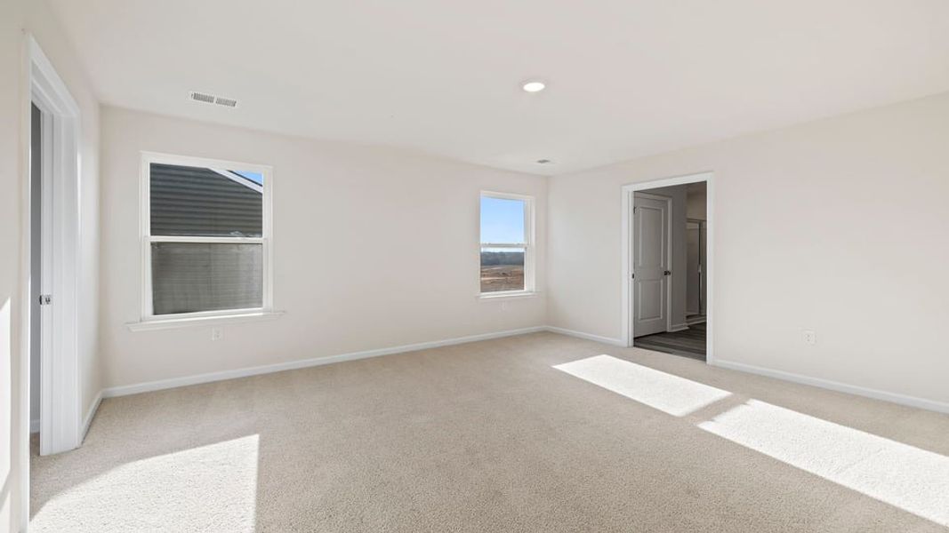 Spacious, unfurnished interior of a new home in Baxter Village, Boiling Springs (Image 27).