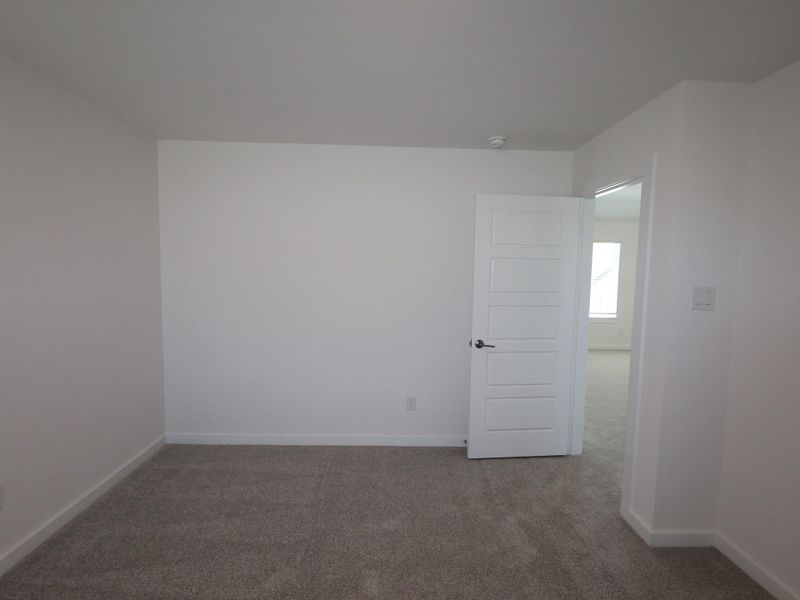 Spacious, unfurnished interior of a new home in Miller's Pond, Rosenberg (Image 17).