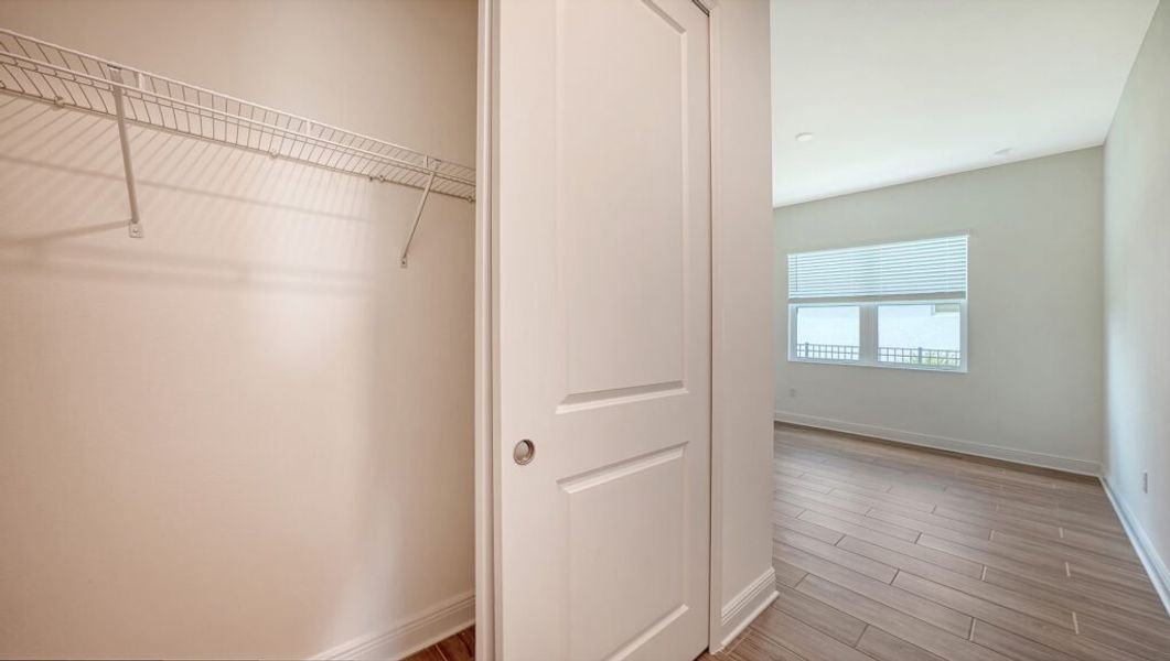 Spacious, unfurnished interior of a new home in Canoe Creek, Parrish (Image 38).