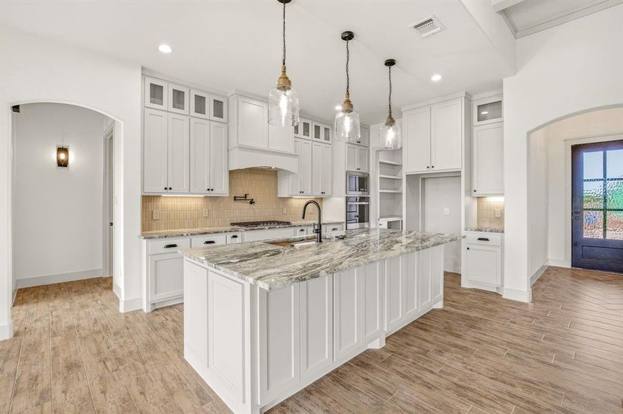 Furnished interior view inside a new home in , Glen Rose (Image 6).