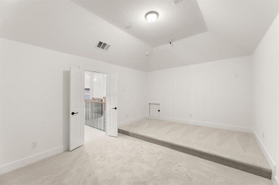 Spacious, unfurnished interior of a new home in Sutton Fields, Celina (Image 27).