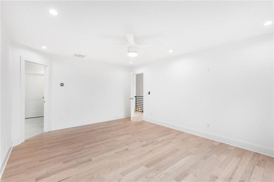 Spacious, unfurnished interior of a new home in , Smyrna (Image 18).