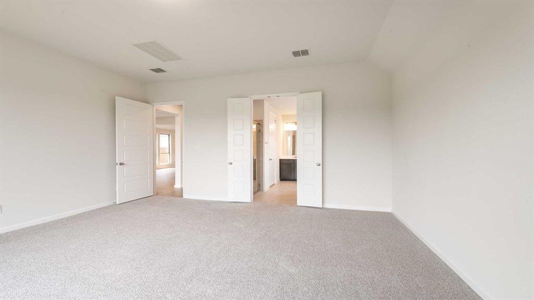 Spacious, unfurnished interior of a new home in Devonshire - Reserve 45', Forney (Image 16).