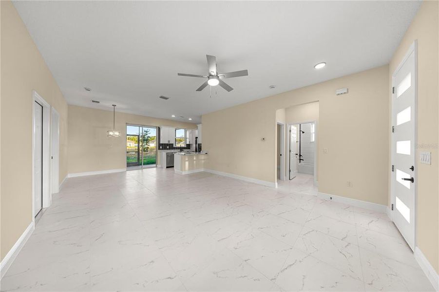 Spacious, unfurnished interior of a new home in , Belleview (Image 11).