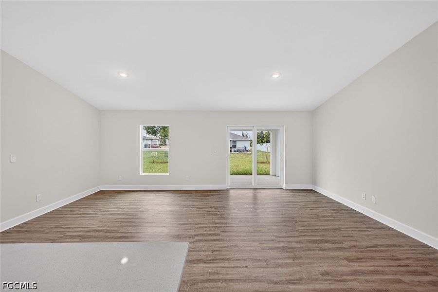 Spacious, unfurnished interior of a new home in Cape Coral, Cape Coral (Image 13).