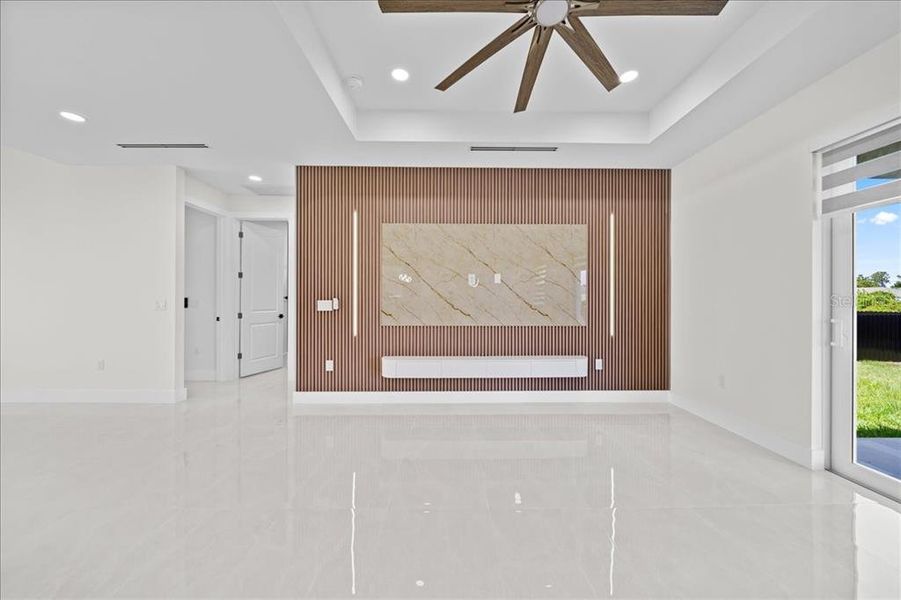 Spacious, unfurnished interior of a new home in , Lehigh Acres (Image 17).