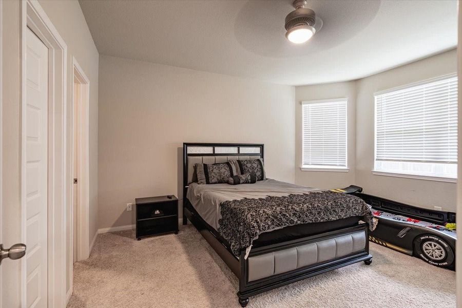 Furnished interior view inside a new home in River's Edge, Conroe (Image 35). Furnished interior view inside a new home in River's Edge, Conroe (Image 35).