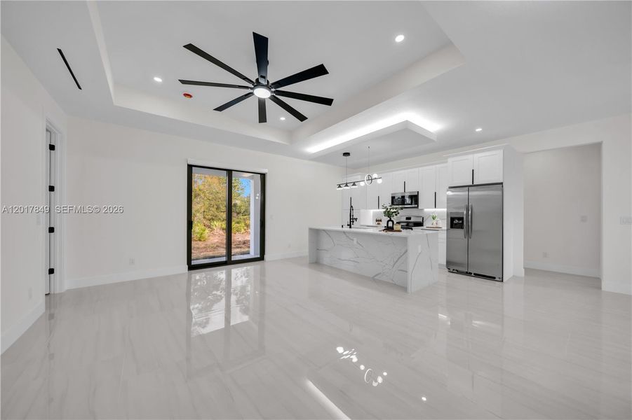 Spacious, unfurnished interior of a new home in , Lehigh Acres (Image 20).