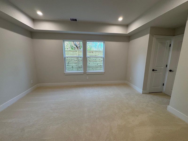 Spacious, unfurnished interior of a new home in , Houston (Image 29).