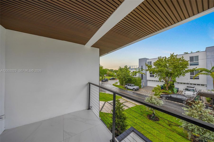 Exterior details and patio area of a home in , Fort Lauderdale (Image 34).