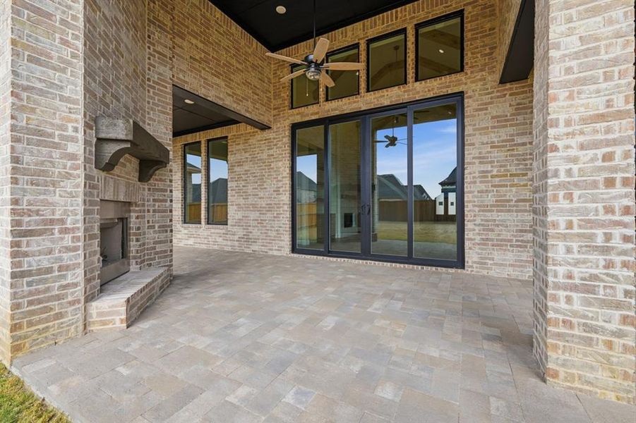 Exterior details and patio area of a home in Sandbrock Ranch, Aubrey (Image 21).