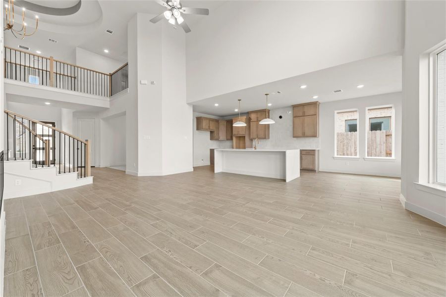 Representative image. Features, selections and colors may vary.