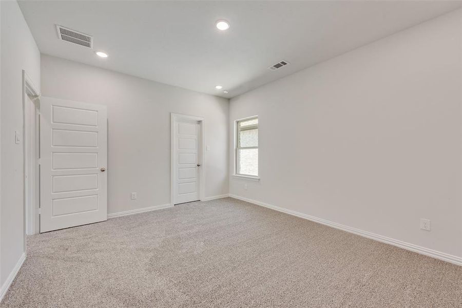 Spacious, unfurnished interior of a new home in Villages of Hurricane Creek, Anna (Image 19). Spacious, unfurnished interior of a new home in Villages of Hurricane Creek, Anna (Image 19).
