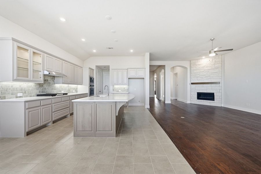 Kitchen/Family Room Kitchen/Family Room