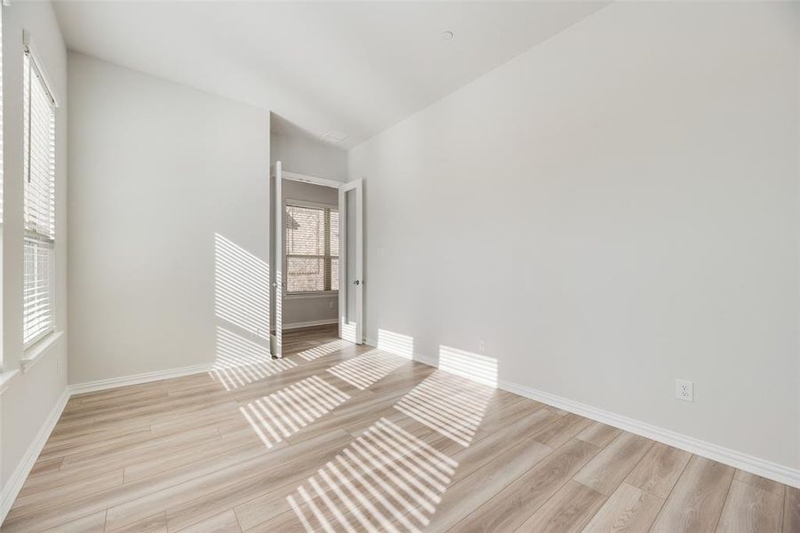 Spacious, unfurnished interior of a new home in Wade Settlement Townhomes, Frisco (Image 21).