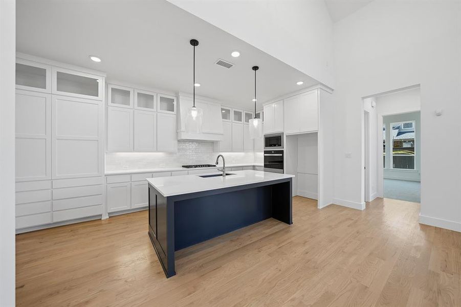 Furnished interior view inside a new home in Estates at Rockhill, Frisco (Image 15). Furnished interior view inside a new home in Estates at Rockhill, Frisco (Image 15).