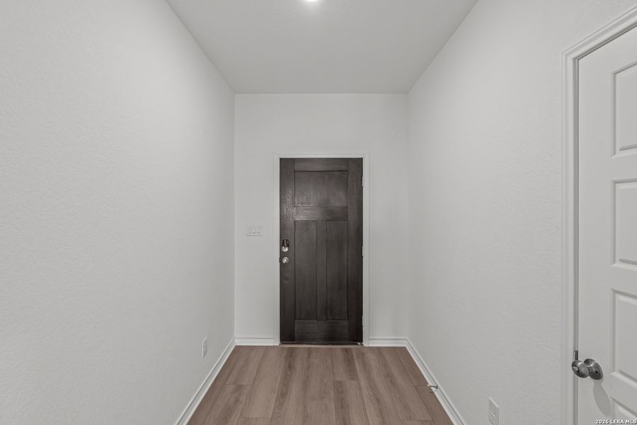Spacious, unfurnished interior of a new home in Nopal Valley, San Antonio (Image 26). Spacious, unfurnished interior of a new home in Nopal Valley, San Antonio (Image 26).