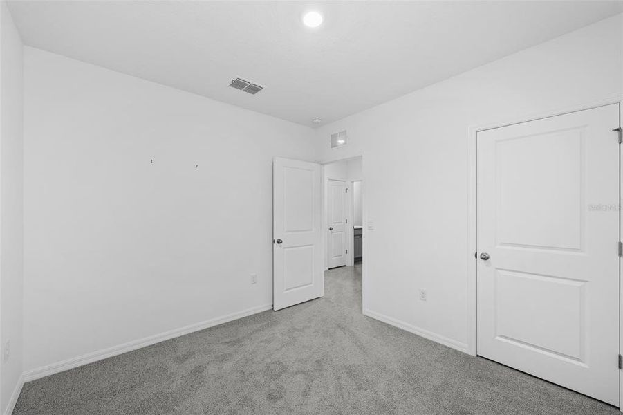 Spacious, unfurnished interior of a new home in Northwater at Two Rivers, Zephyrhills (Image 24).
