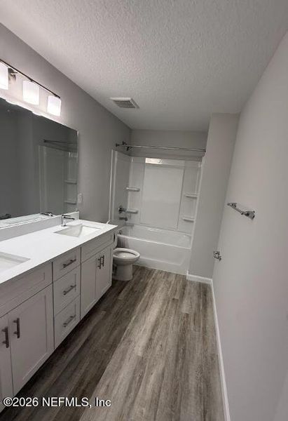 Image 15 of a home in .