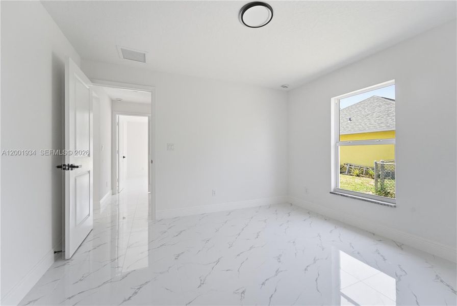 Spacious, unfurnished interior of a new home in , Port St. Lucie (Image 31).