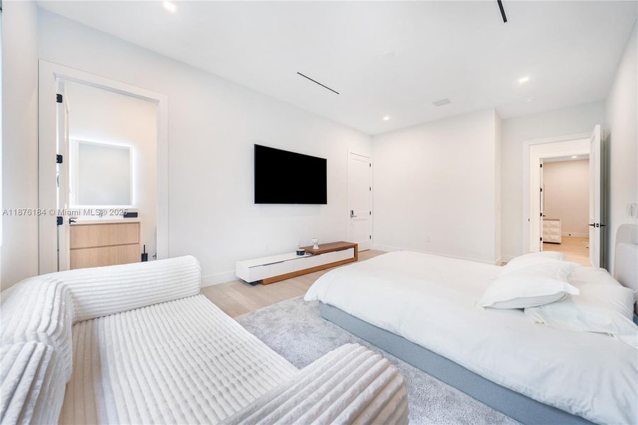 Furnished interior view inside a new home in , Pinecrest (Image 63). Furnished interior view inside a new home in , Pinecrest (Image 63).