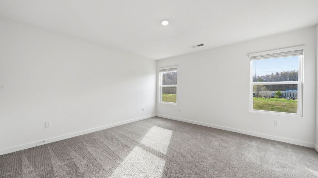 Spacious, unfurnished interior of a new home in Emory Creek, Harriman (Image 24).