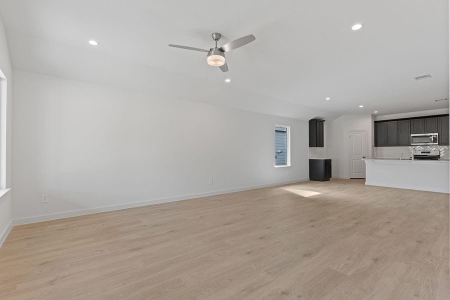 *Images and 3D tour are for illustration only and options may vary from home as built. *Images and 3D tour are for illustration only and options may vary from home as built.