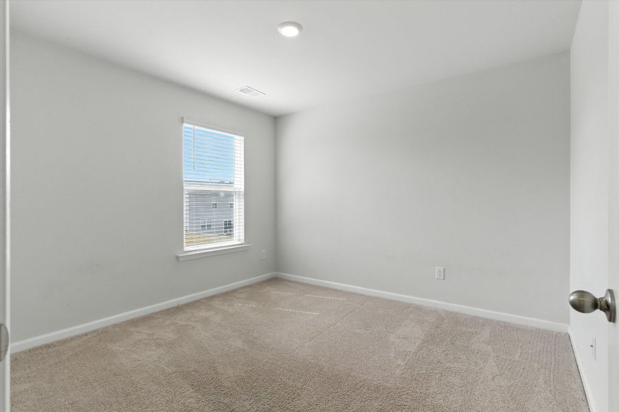 Spacious, unfurnished interior of a new home in , Summerville (Image 28).