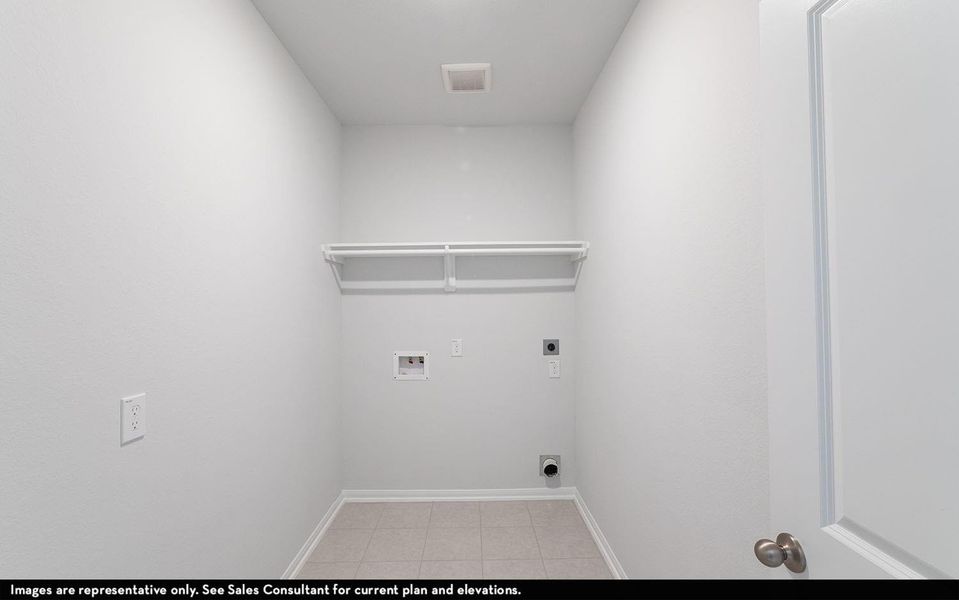 Spacious, unfurnished interior of a new home in Wildrye, Waller (Image 9).