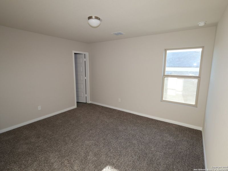 Spacious, unfurnished interior of a new home in Paloma Park, Converse (Image 23).