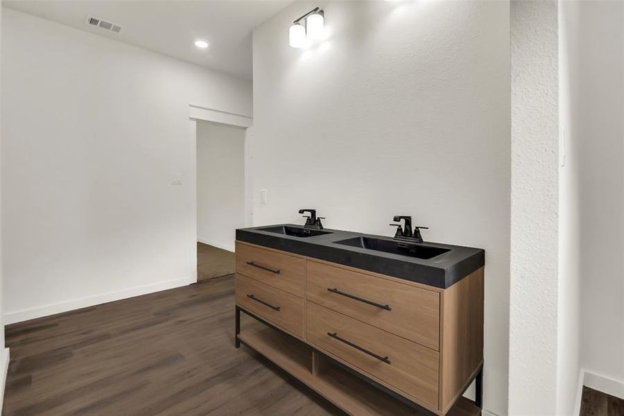 Furnished interior view inside a new home in , Whitewright (Image 5). Furnished interior view inside a new home in , Whitewright (Image 5).