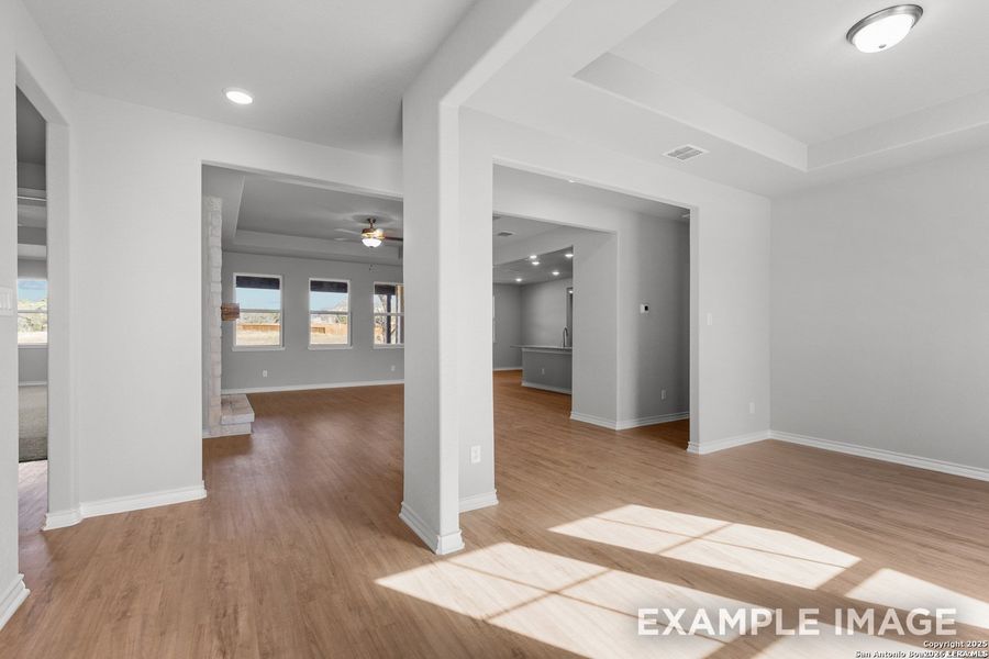 Spacious, unfurnished interior of a new home in Potranco Oaks, Castroville (Image 28).