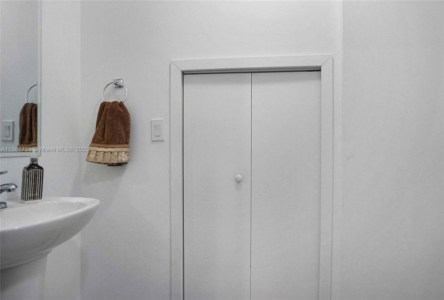 Image 23 of a home in . Image 23 of a home in .